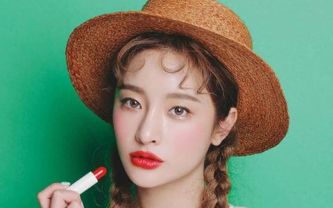 西安有专业培训化妆师的学校吗？化妆行业前景如何-学化妆西安哪家学校好