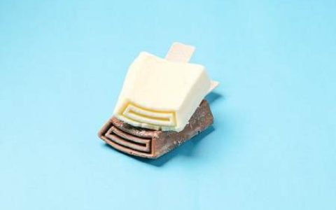 降到3.5元的钟薛高，能转型成“雪糕侠客”？（钟薛高雪糕最贵一支66元是什么口味）