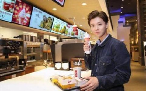 在肯德基你敢这么说，员工会秒懂暗号，直接给你更足量的大鸡块！-肯德基员工叫什么