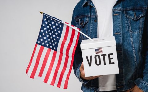 到美国移民有什么条件 解答疑惑一篇就够（移民美国的条件是什么）