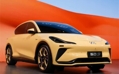 新车上市智己LS7，40万元级别的中大型纯电SUV，能成为市场新宠吗-智己汽车纯电动平台