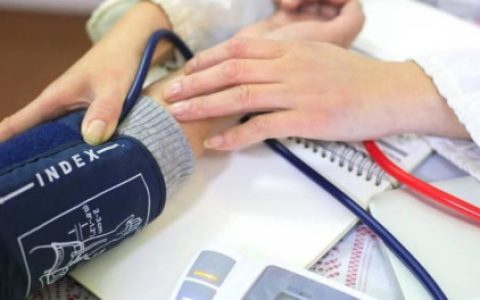 高血压就怕缺钾，长期吃降压药，建议可以多补充3种“高钾食物”（高血压患者补钾吃什么好）