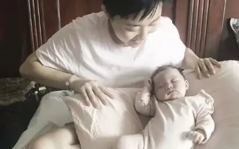 花50万赴美试管生下5国混血女宝，这个31岁的CEO火了（混血试管婴儿费用大约多少）