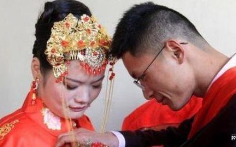 结婚前一天，新娘来例假，婚礼推迟五天，迎亲时闺房里空无一人-结婚前一天来例假了是不是不吉利