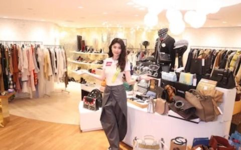 壮观！知名港星捐近8千件物品义卖，最便宜几十块致店外排起长龙-香港捐款演员名单