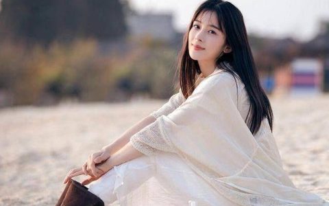 赵韩樱子化淡妆原来这么美，清纯可爱甜美动人，颜值太高成女神！（赵韩樱子颜值）