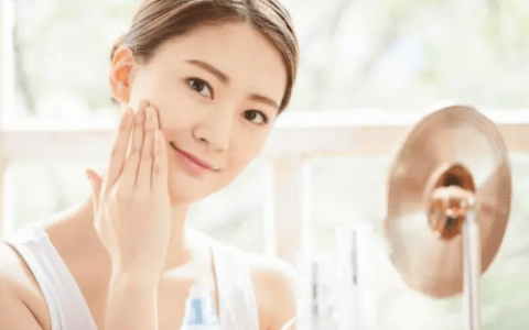 淡斑紧致抗皱的护肤品，斑点肌真的改善了！（淡斑抗皱的用什么好一点）