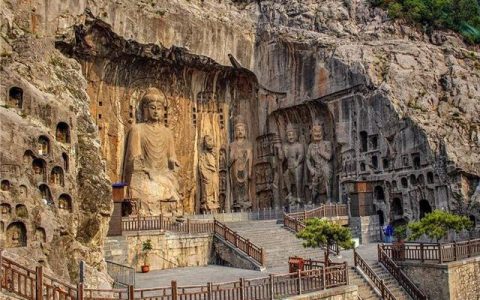 洛阳玩可以去哪些地方旅游？洛阳龙门石窟老君山旅游攻略，错过后悔(洛阳旅游景点大全景点排名榜老君山)