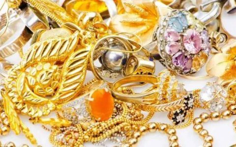 黄金回收去金店还是去典当行好？（黄金回收去金店好还是典当铺好）