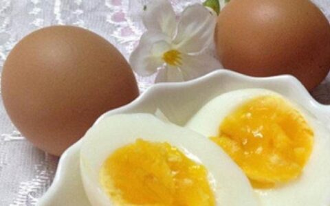 原创
每天早上只吃水煮蛋和香蕉，坚持一个月后，大概能瘦多少斤？