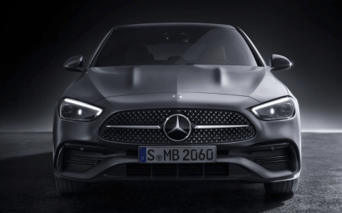 汽车贴膜：选择汽车窗膜的参考标准是什么？（汽车车窗贴膜什么样的好）