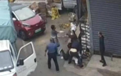 原创
父子遭群殴还手被拘，“互殴”认定再次让人迷惑-父子打架违法吗