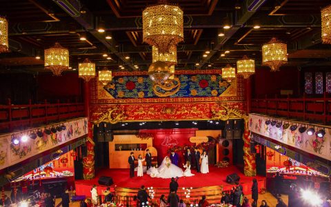 五星级酒店办婚礼有多豪？5万起步，做好预算让婚礼变得更加完美（在五星级酒店办婚礼要多少钱）