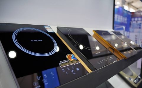 电磁炉加热一会就停一会的原因到底是什么-电磁炉加热一会儿就停止工作啥原因呀