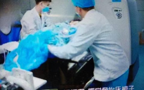 原创
广东，15岁的女孩为了暗恋的男孩减肥去世，体重只有24.8公斤-广东16岁女孩跳河身亡