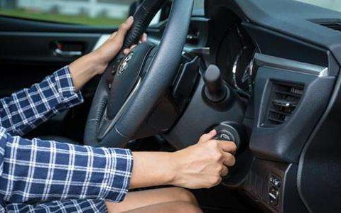 汽车点火需要踩离合吗？老司机：新手要牢记，以免伤车！-汽车点火的时候需要踩离合器吗?