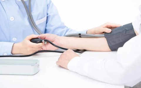 避坑！降压就是不吃盐？血压正常就可以不吃药了？这些降压误区，你中了几个？-血压正常的话不吃血压药可以吗怎么办