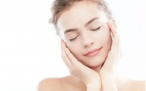 淡斑紧致抗皱的护肤品，祛斑美白攻略要记住！（淡斑保湿抗皱护肤品排行榜）