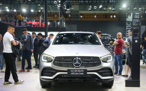 原创
奔驰新车总算憋出大招！XC60见了哑口无言，降价5万或遭疯抢（奔驰c260新车报价多少钱）