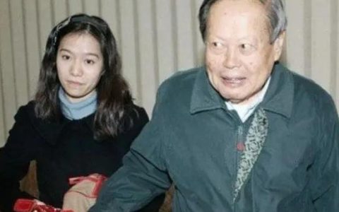 2004年，28岁翁帆嫁给82岁杨振宁，结婚17年甜蜜如初，令人羡慕（42岁翁帆嫁给杨振宁真实目的）