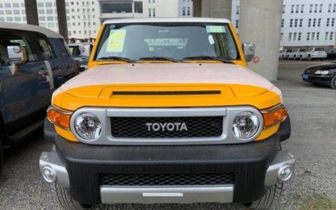 2020款丰田“FJ酷路泽”到港实拍，造型依旧，最纯粹的“越野车”！-丰田fj酷路泽2021款国六