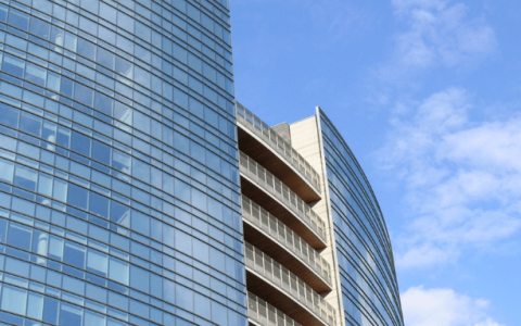 众诚保险发力新能源车险致保费增长 车险业务尚未走出承保亏损