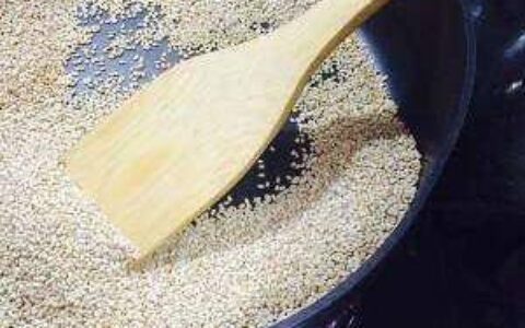 原创
乐山钵钵鸡（红油藤椒味）的做法，简单易学（乐山特色钵钵鸡）