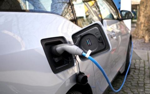 电动汽车充一次电需要多少钱？（电动汽车车充一次电要多少钱）