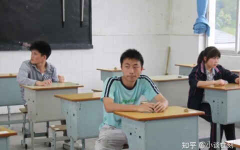 高考结束，小伙晒吃的饭菜走红，看完剩菜，网友：“同款”亲妈-高考后的饭局