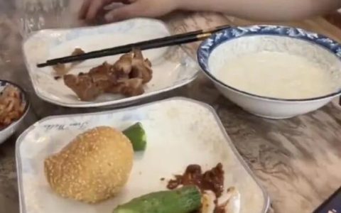 高考后饭菜的反差让人猝不及防 网友：考前大熊猫，考后流浪猫-高考后吃饭叫什么