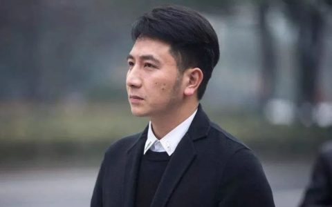 好男人人设作假？网红林生斌翻车，被曝在妻子去世半年就牵手新欢-林生斌网友评论