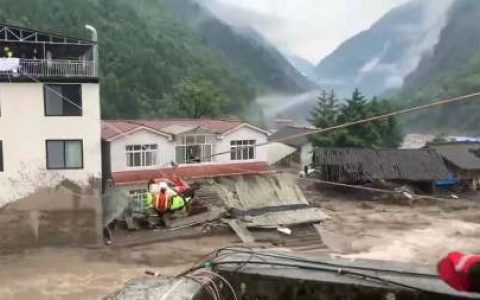 四川平武强降雨 绵阳消防再次营救25名被困人员（绵阳平武车祸图片）