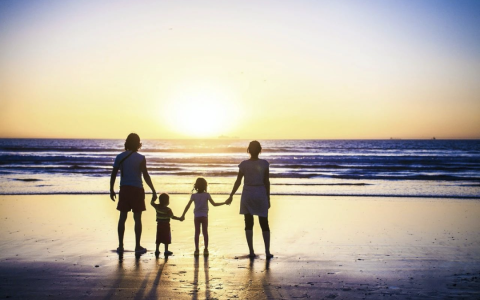 母亲节：你和母亲的关系，就是你和世界的关系-你和你母亲的关系决定你和世界的关系怎么理解