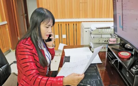 做求职者的贴心人（点赞新时代）（《山居秋暝》古诗意思）