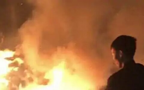 入职第一天，浙江小伙在上班路上救了个火！关键还没迟到-第一天上班救了总裁怎么办