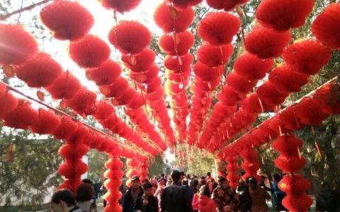 俗语“腊月不斗气，正月不吵嘴”的真正含义是什么？（正月腊月不能算命吗）