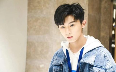 面对偶像们尬吹的高考成绩，郝蕾的金句总是好用的-郝蕾表白