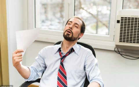 为什么空调不制冷？空调师傅告诉你原因，让空调恢复“冻力十足”（空调咋不制冷了）