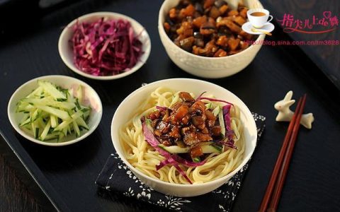 今日夏至4种传统美食要记得吃，顺应时节身体好，寓意圆满又安康-夏至必吃的十种美食