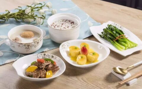 超全30天坐月子食谱，顺产、剖腹产都有！大家赶快收藏！（产妇月子餐30天菜谱）