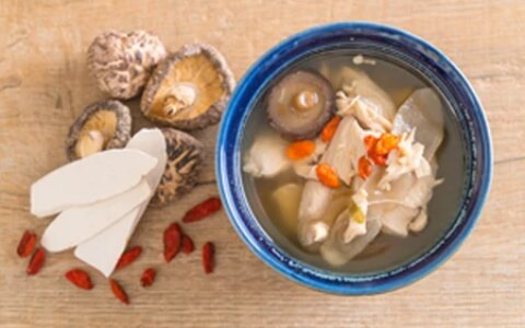 产妇刚生完孩子适合吃什么 你要安静下来听我说（刚生完小孩适合吃什么补品）