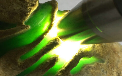 三分钟教你翡翠原石赌石品级的鉴定方法！多利多-翡翠原石赌石视频大全集