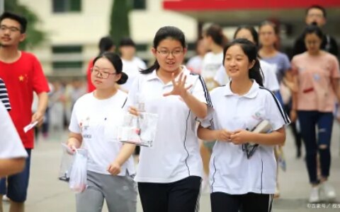 南京师范大学、陕西师范大学和华中师范大学综合排名数据（南京师范大学与陕西师范大学）
