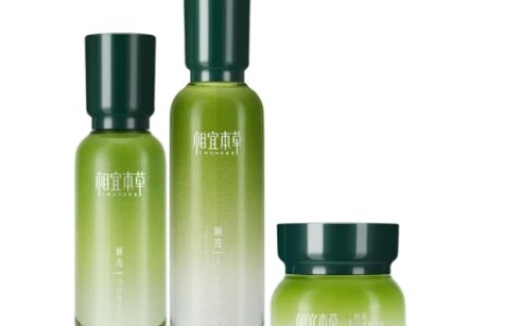 相宜本草和百雀羚哪个好用？（相宜本草为什么比百雀羚便宜）