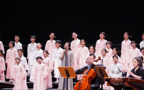 龚琳娜惊艳开嗓，二十四节气歌唱响珠海大剧院（龚琳娜经典传唱人）