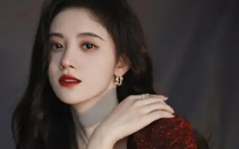 “四千年第一美女”鞠婧祎，出道以来零绯闻，却为何争议不断？-鞠婧祎说四千年美女