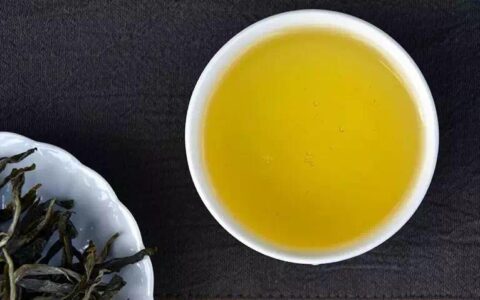 一分钟看懂普洱生茶和熟茶的区别（6.普洱茶生茶与熟茶的区别是什么?）