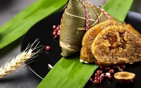 端午节唯美文案：戏龙舟，吃粽子，感受端午节的文化魅力-端午节吃粽子赛龙舟的诗句