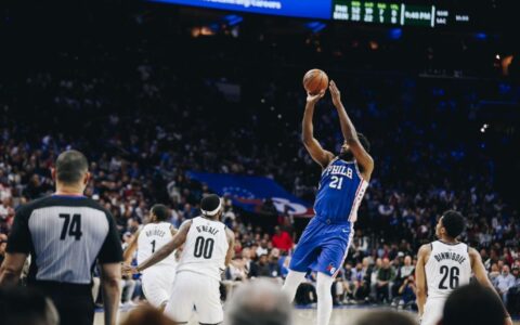 NBA季后赛：76人96-84逆转篮网 大比分2-0领先-篮网对76人季前赛在哪里看