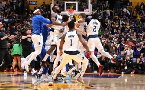 上一次领先27分被逆转？独行侠压哨绝杀湖人，奇兵最后7秒独得6分-独行侠战胜湖人